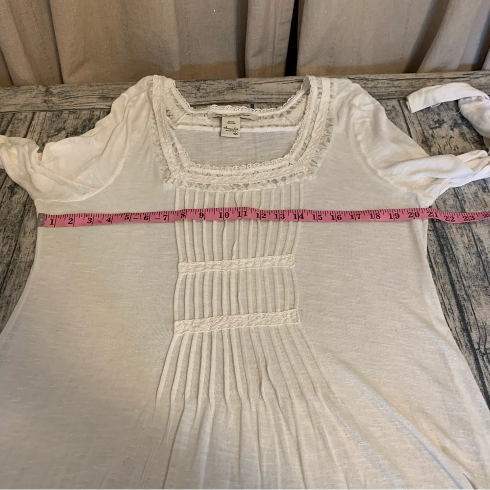American Rag Cie Off White Pleated Sweater Hi Lo Flowy 1X Lace Details - Picture 11 of 14